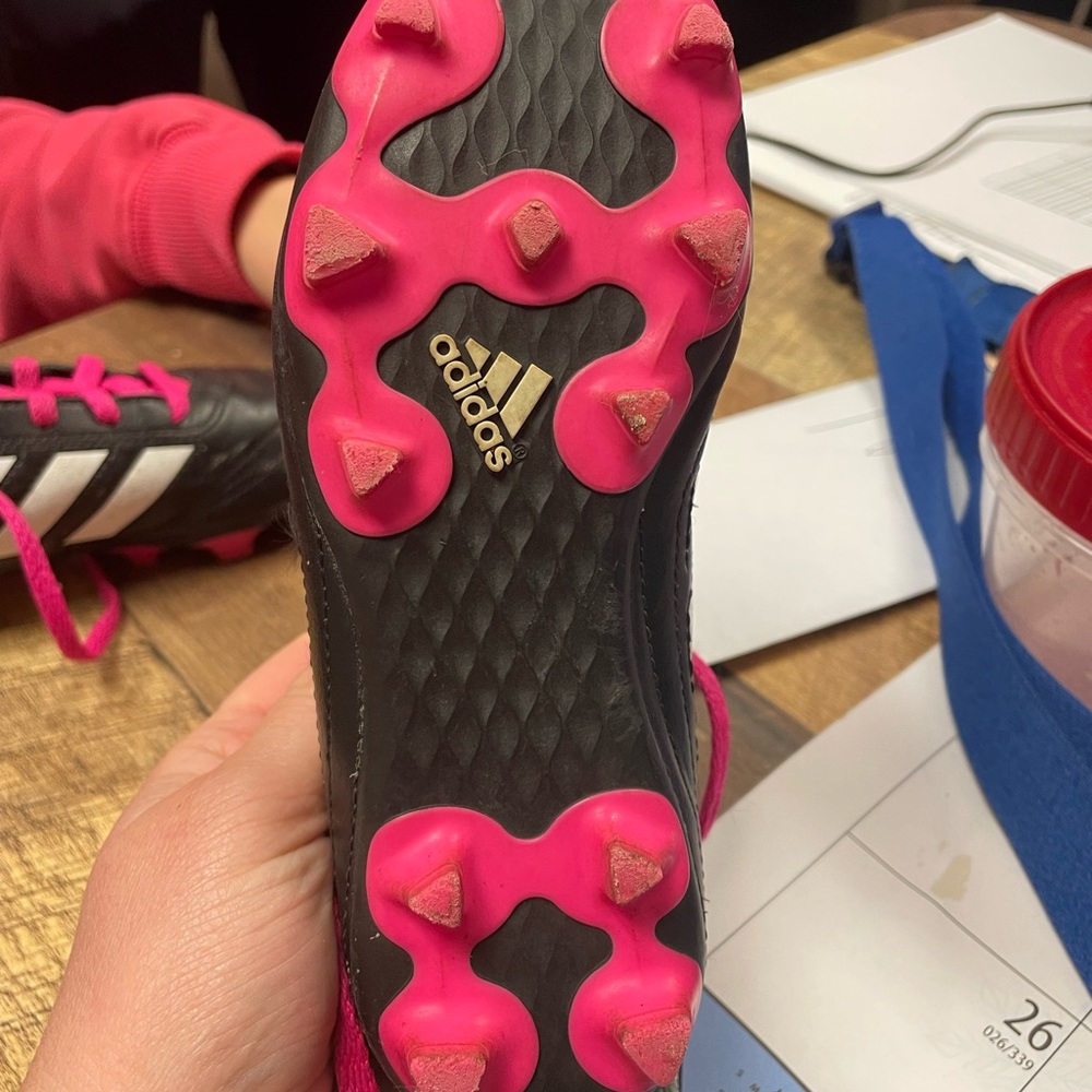 Youth soccer cleats